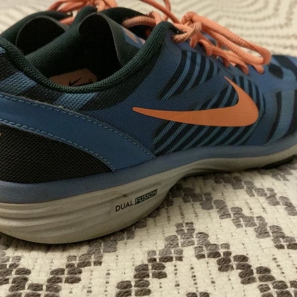 Nike Tennis Shoes - Picture 9 of 9